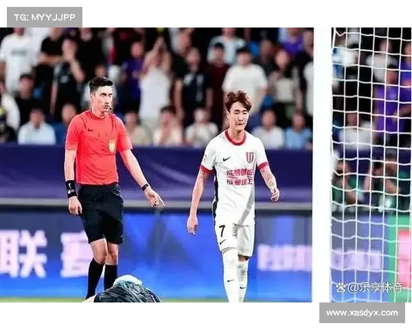 中国杯—韦世豪粗暴放铲 国足0:1不敌乌兹别克最终排名垫底 中国杯—韦世豪粗暴放铲 国足0:1不敌乌兹别克最终排名垫底